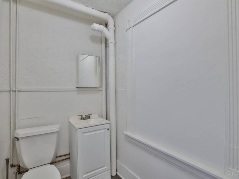 2007 Madison Road, Cincinnati, OH 45208 Photo 5