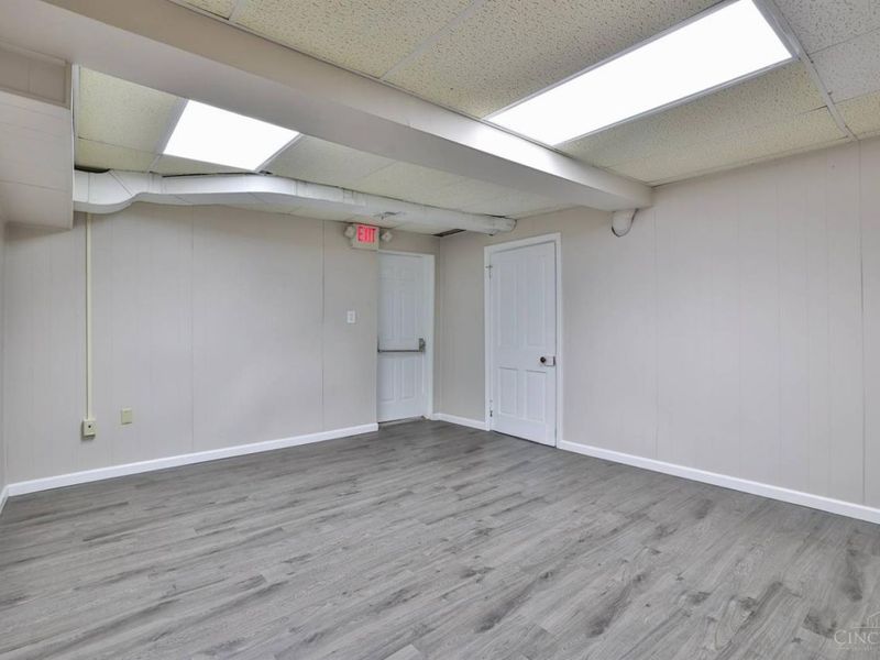 2007 Madison Road, Cincinnati, OH 45208 Photo 6