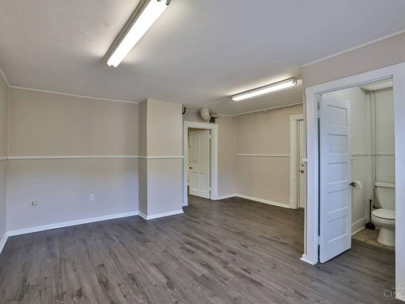 2007 Madison Road, Cincinnati, OH 45208 Photo 8