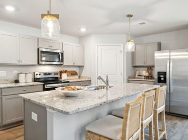 17 RIVER OAK DR, STAUNTON, VA 24401