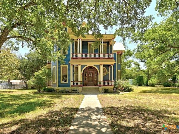 624 Saint Louis Street, Gonzales, TX 78629