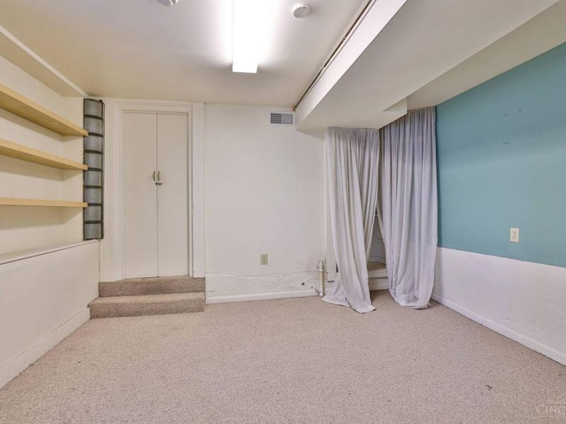 2009 Madison Road, Cincinnati, OH 45208 Photo 14