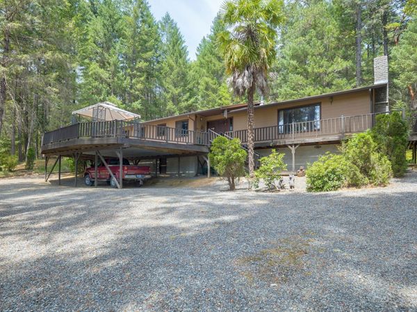 1625 Crow Road, Merlin, OR 97532