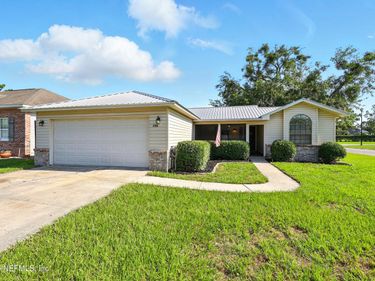 6102 W 1ST Manor, Palatka, FL 32177