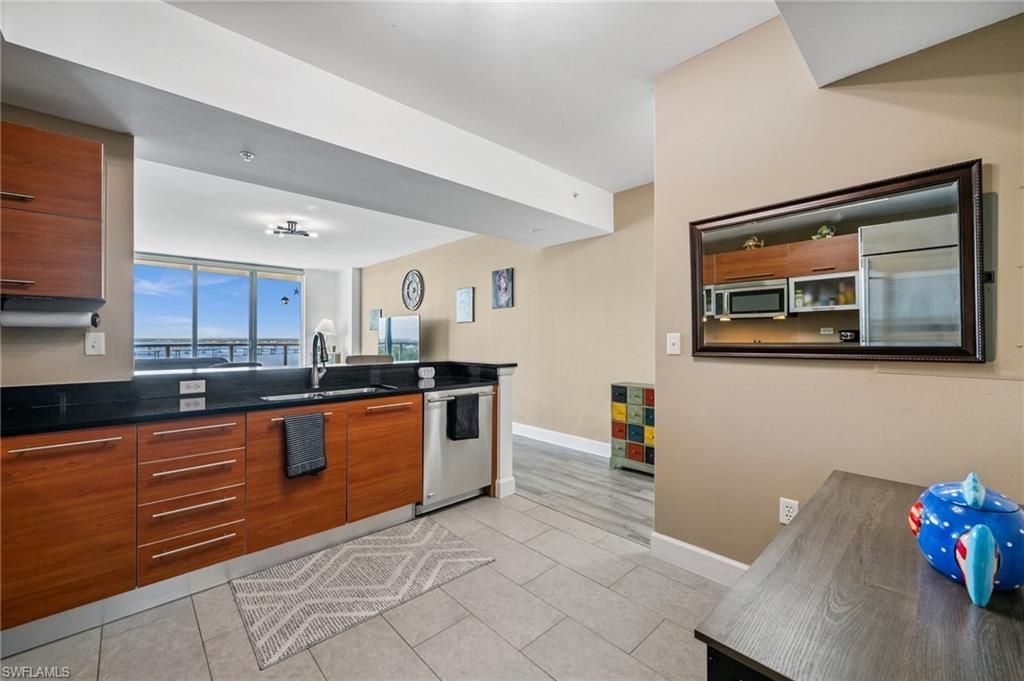 3000 Oasis Grand Blvd, Unit 1702, Fort Myers, FL 33916 Photo