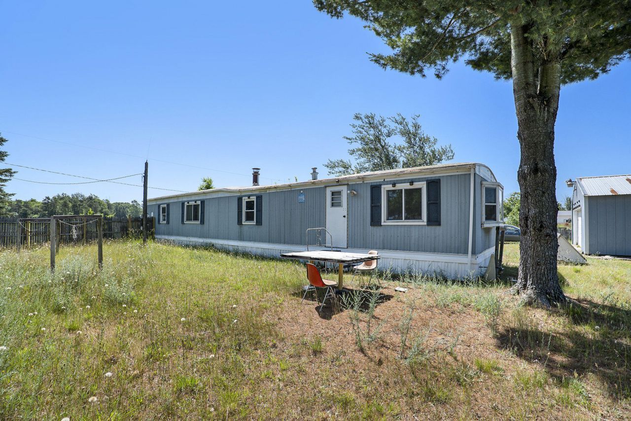 10295 S Osborn Avenue, Fremont, MI 49412 Main Photo