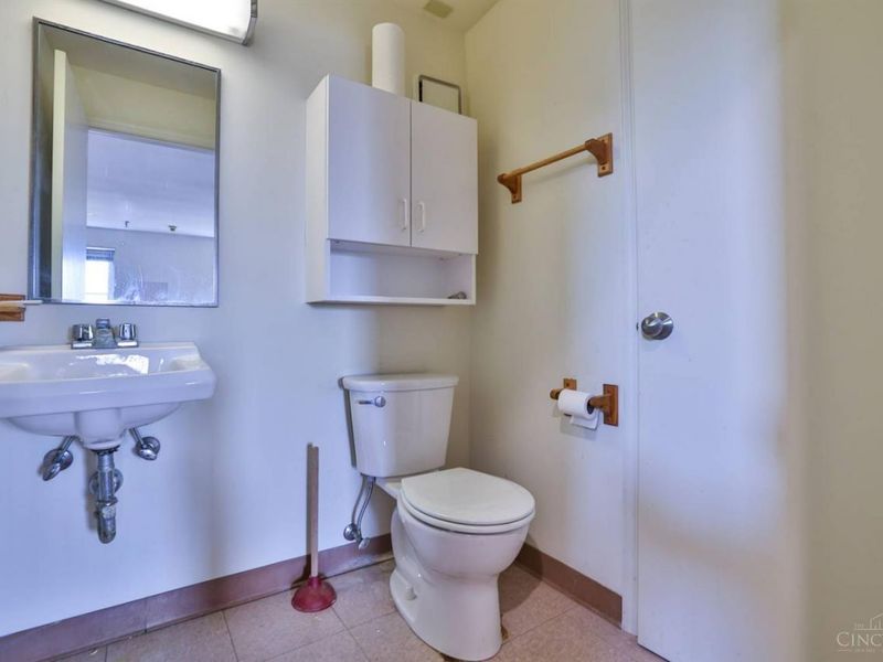 L Madison Road, Cincinnati, OH 45208 Photo 6