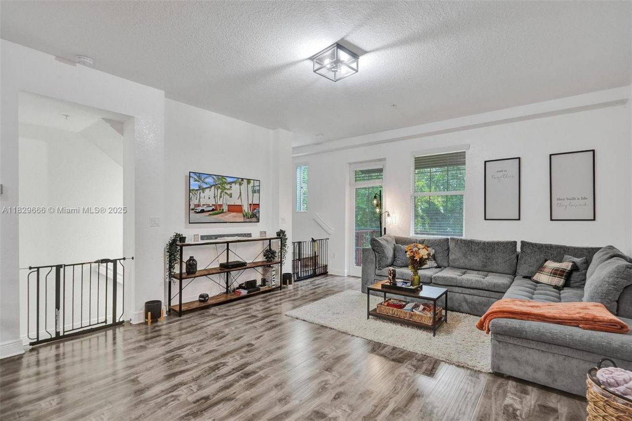 11898 SW 25th Ct, Unit 103, Miramar, FL 33025 Photo