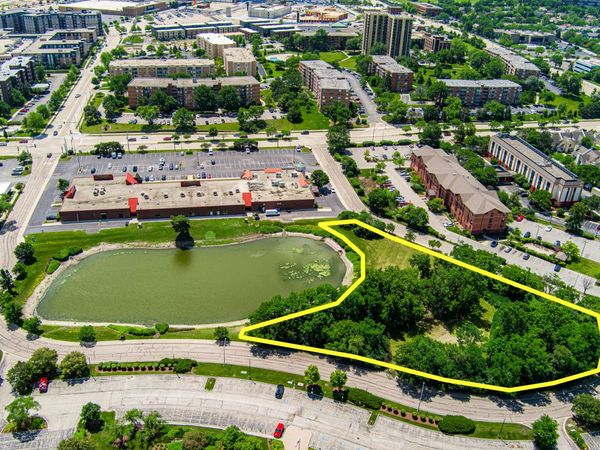 250 St Regis, Lombard, IL 60148