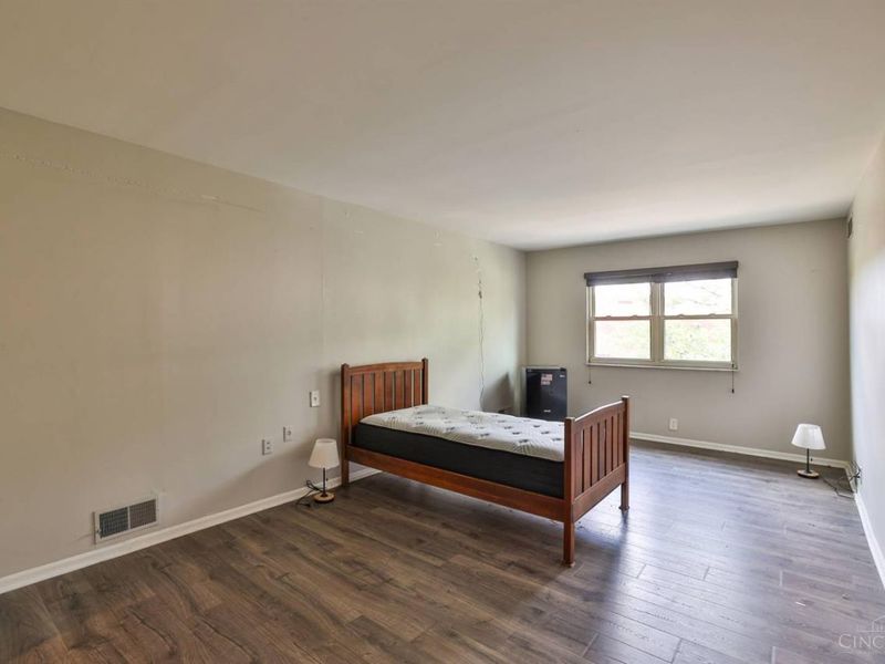2039 Madison Road, Cincinnati, OH 45208 Photo 14