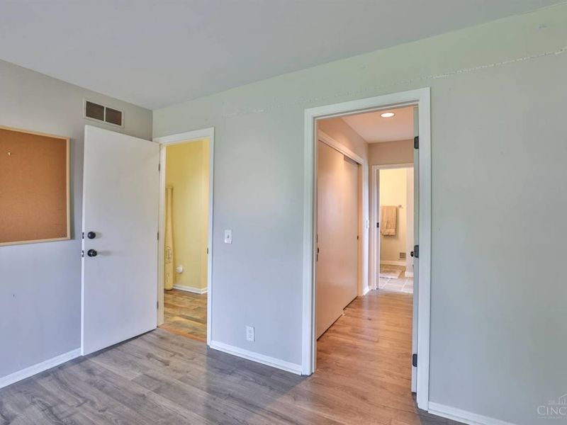 2039 Madison Road, Cincinnati, OH 45208 Photo 15