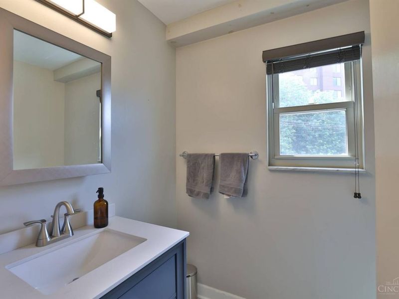 2039 Madison Road, Cincinnati, OH 45208 Photo 17