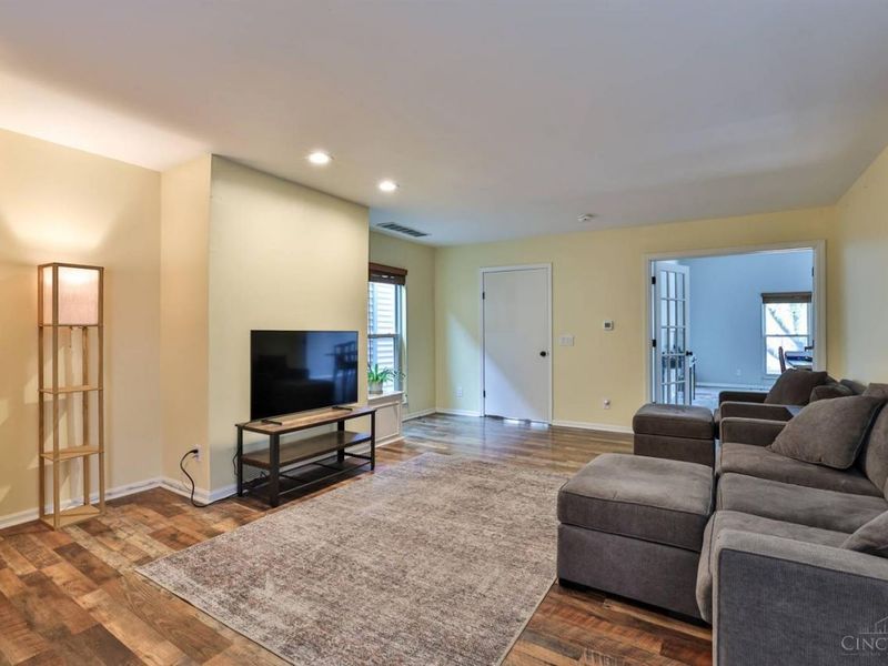 2039 Madison Road, Cincinnati, OH 45208 Photo 5