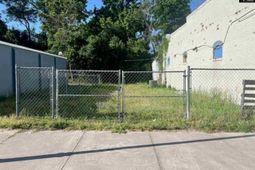 280-295 W Third Street photo 4