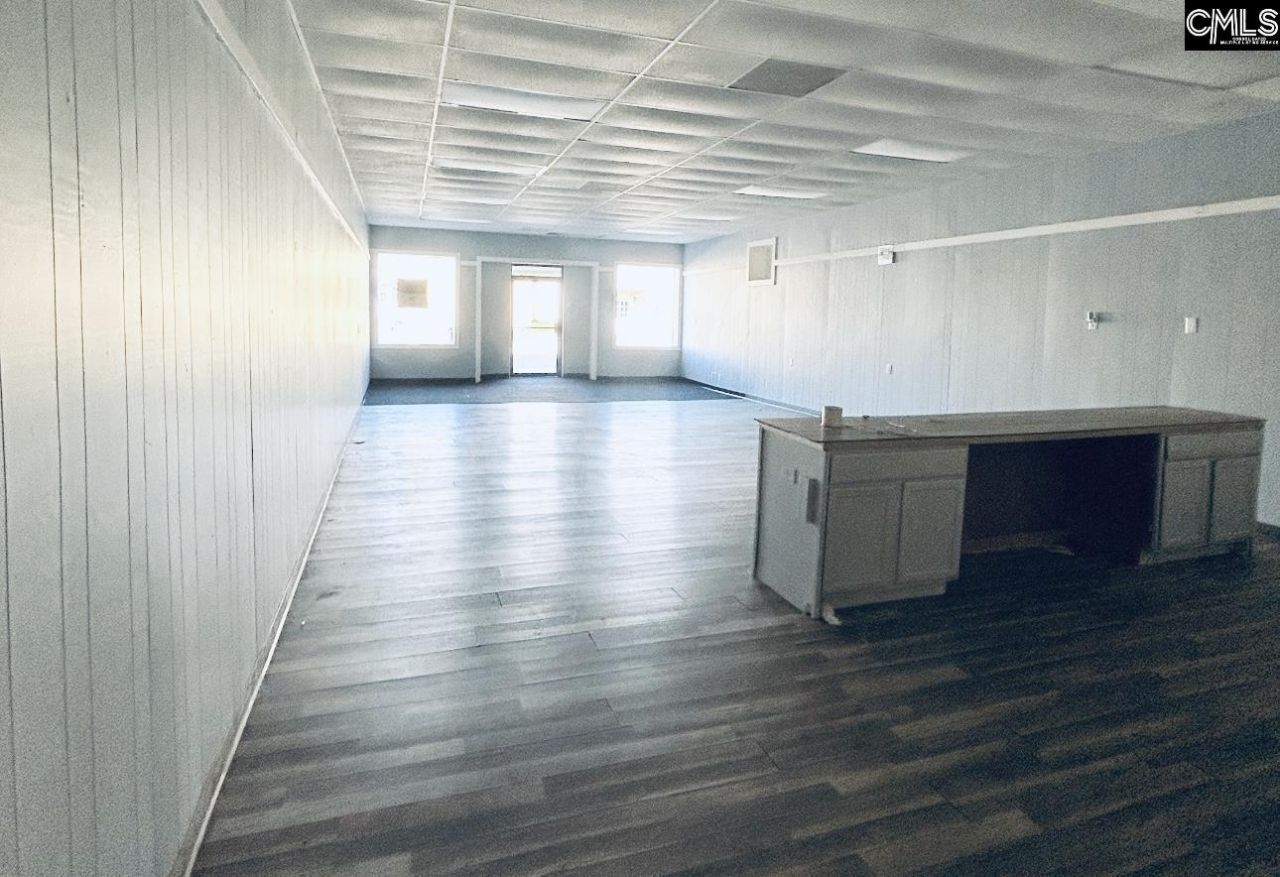 280-295 W Third Street Photo 4