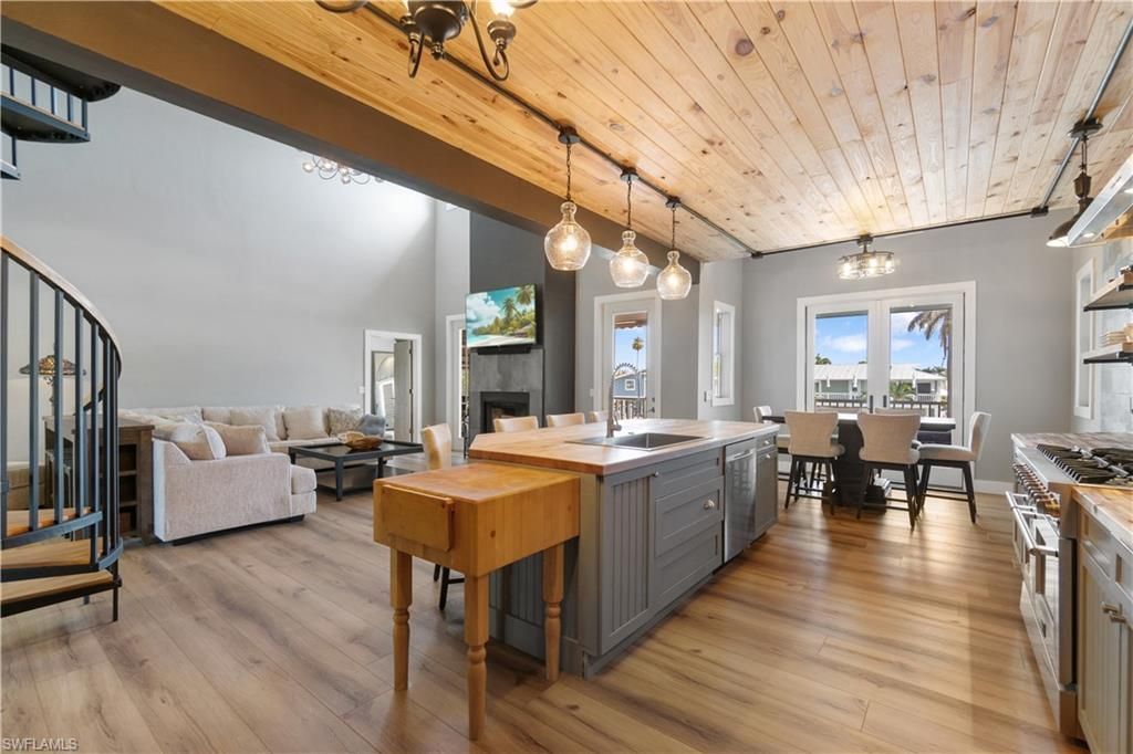 211 Sterling Ave, Fort Myers Beach, FL 33931 Photo