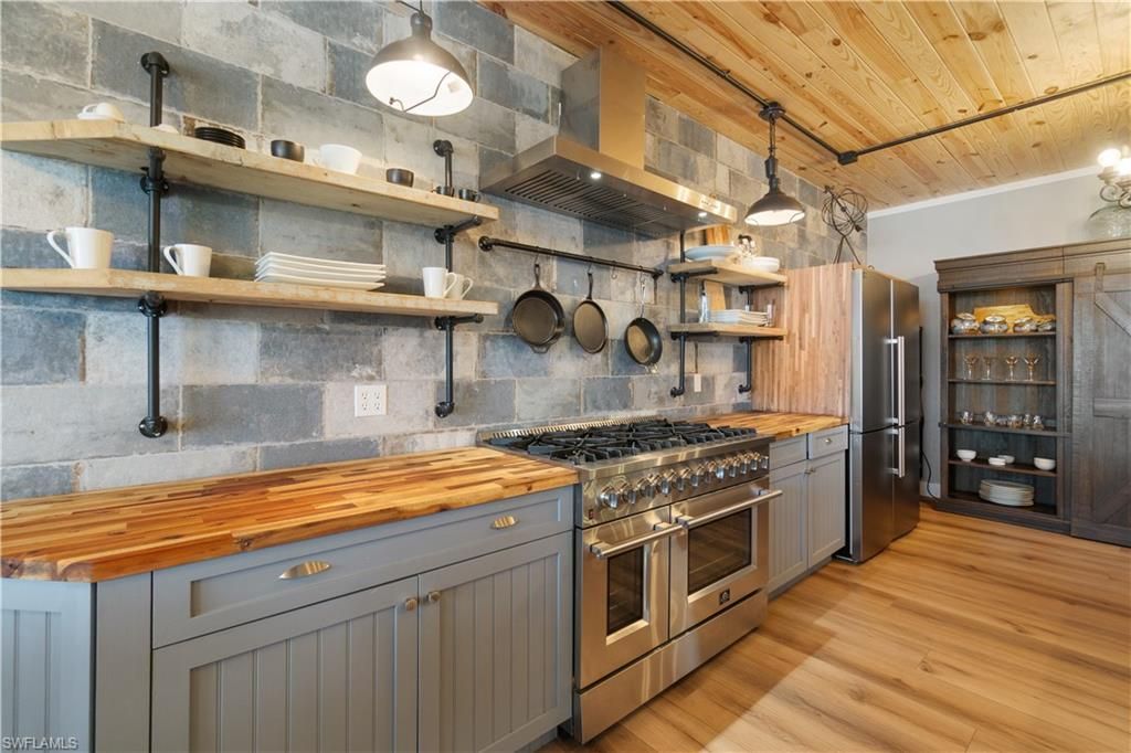 211 Sterling Ave, Fort Myers Beach, FL 33931 Photo