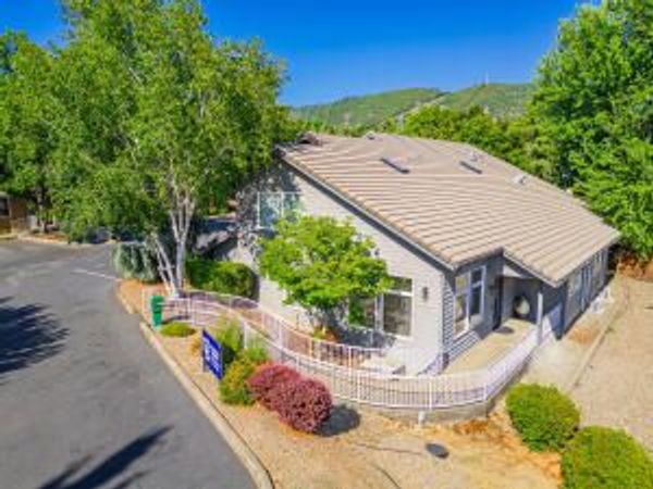 877 NE 7th Street, Grants Pass, OR 97526