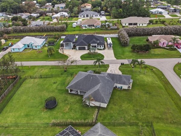 2055 SW Aaron Ln, Port St. Lucie, FL 34953