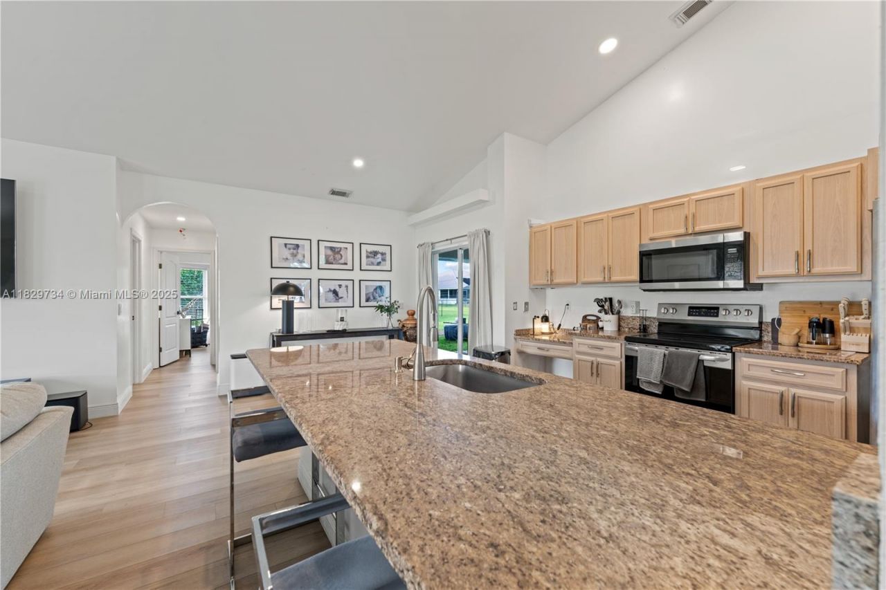 2055 SW Aaron Ln, Port Saint Lucie, FL 34953 Photo