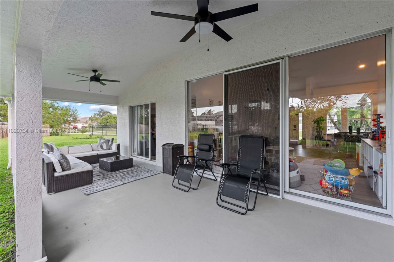 2055 SW Aaron Ln, Port Saint Lucie, FL 34953 Photo