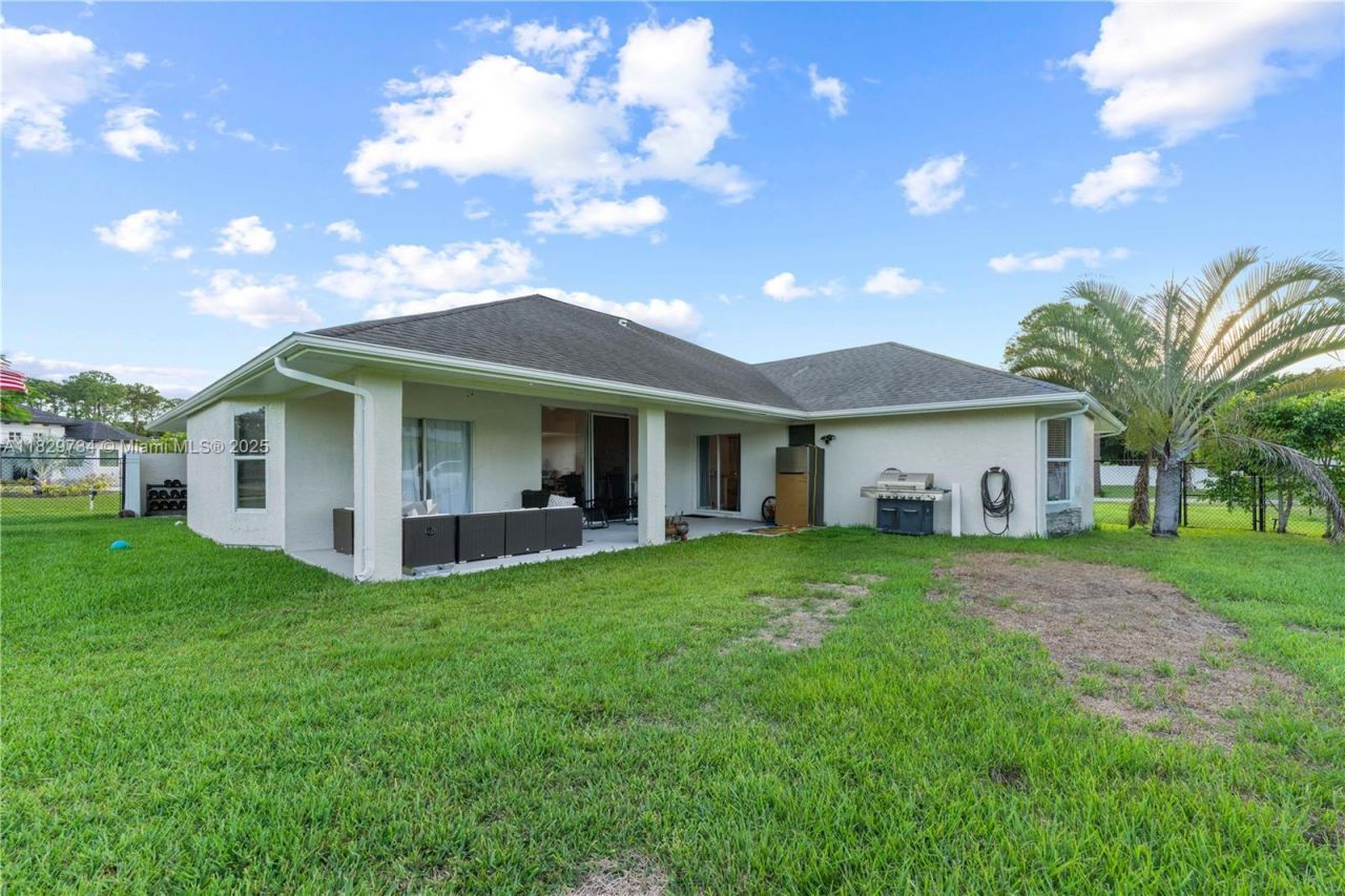 2055 SW Aaron Ln, Port Saint Lucie, FL 34953 Photo