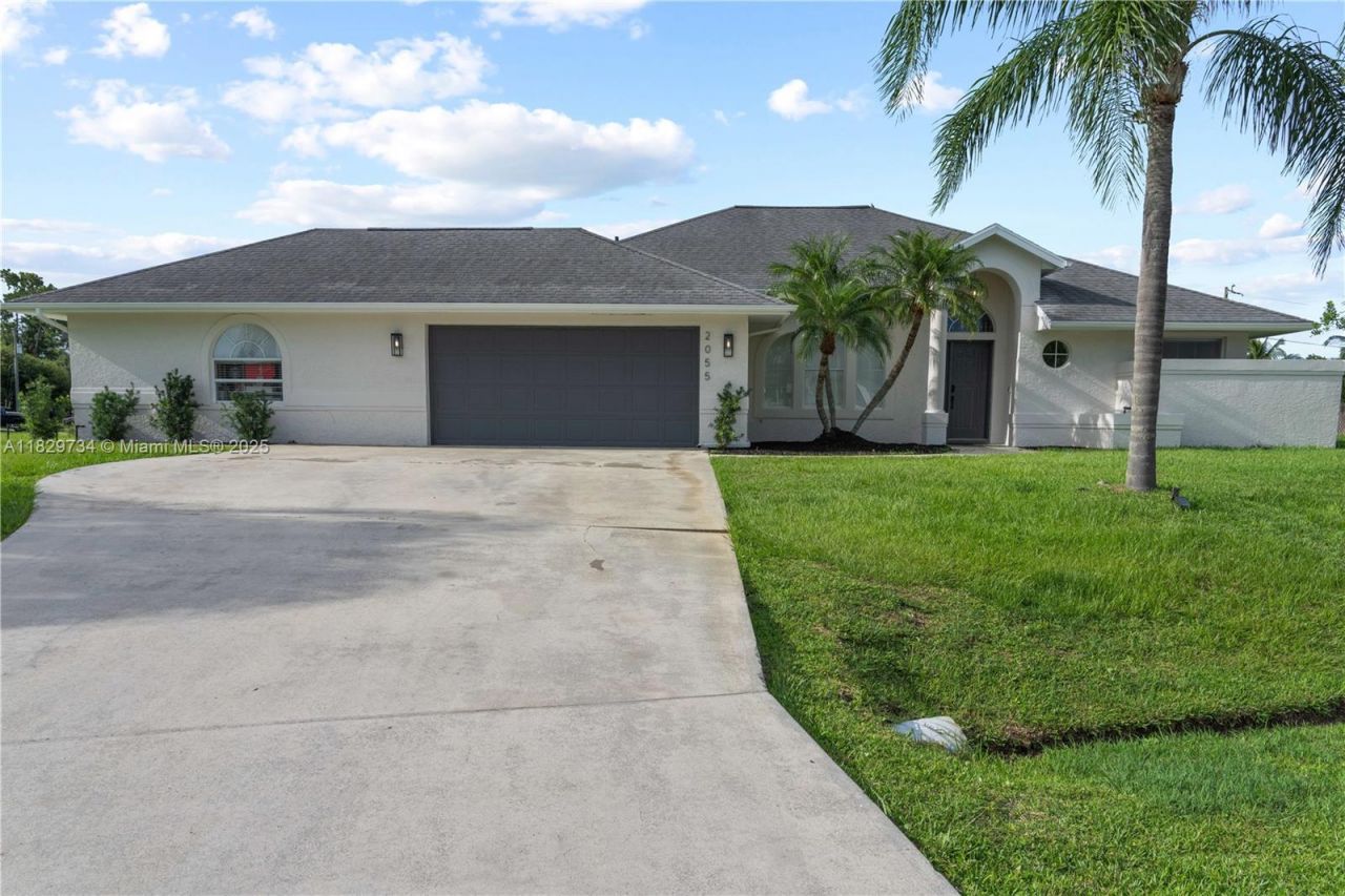 2055 SW Aaron Ln, Port Saint Lucie, FL 34953 Photo
