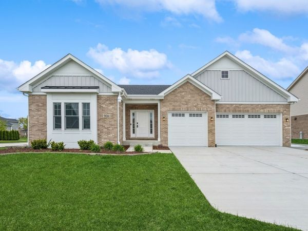 9014 Gloucester Road, Woodridge, IL 60517