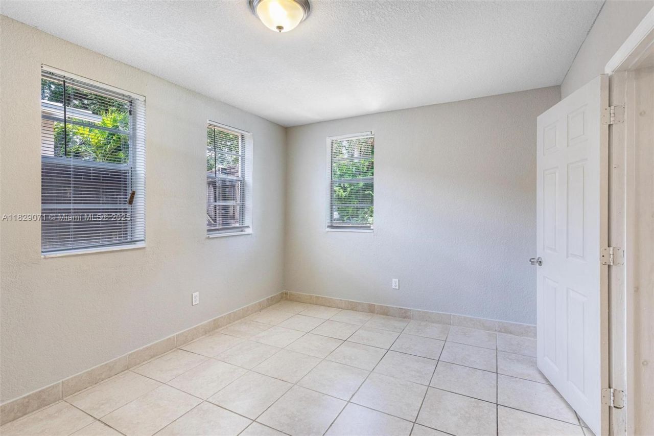 6048 Buchanan St, Hollywood, FL 33024 Photo
