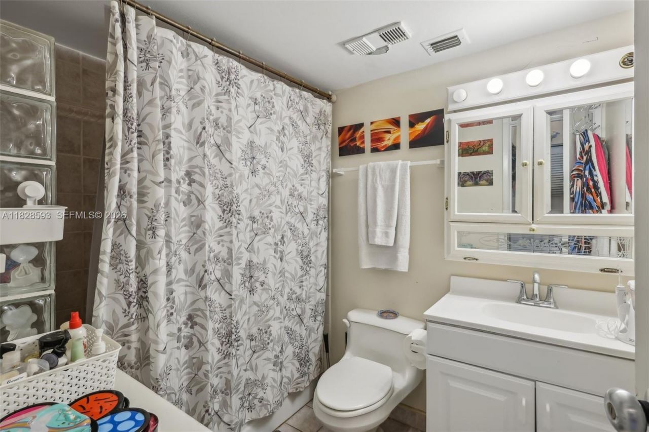 2401 Collins Ave, Unit 1612, Miami Beach, FL 33140 Photo
