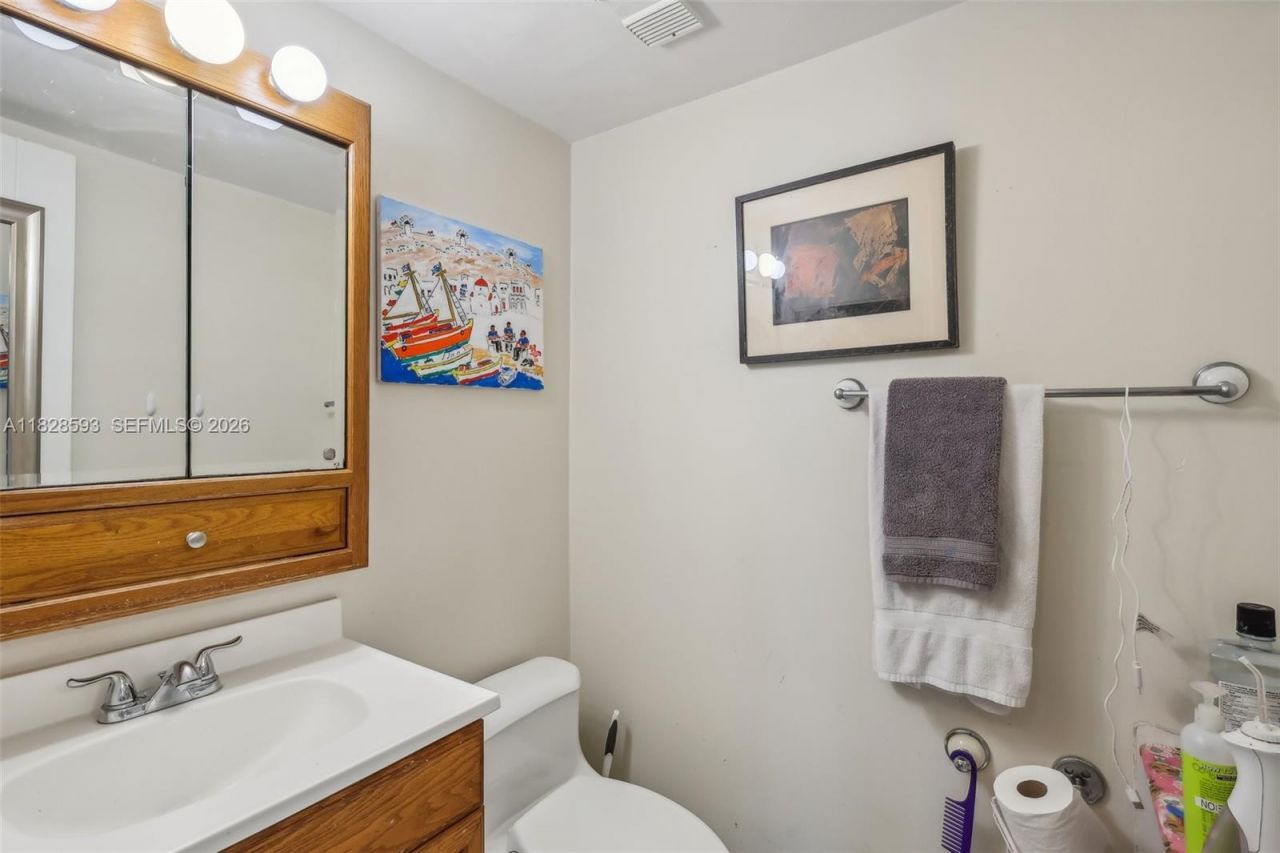 2401 Collins Ave, Unit 1612, Miami Beach, FL 33140 Photo