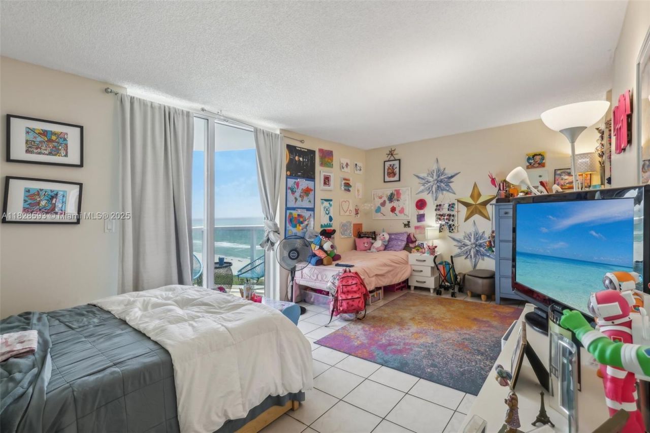 2401 Collins Ave, Unit 1612, Miami Beach, FL 33140 Photo