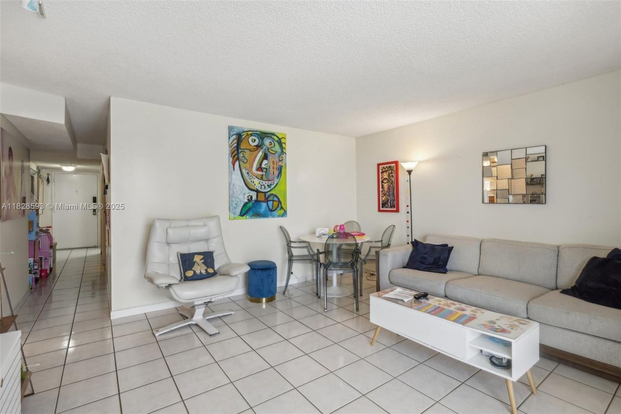 2401 Collins Ave, Unit 1612, Miami Beach, FL 33140 Photo
