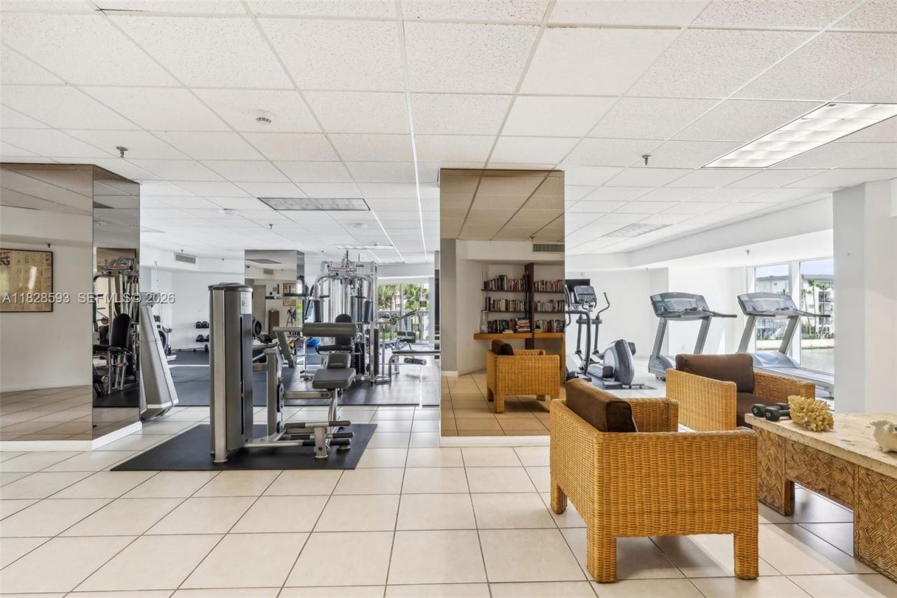 2401 Collins Ave, Unit 1612, Miami Beach, FL 33140 Photo