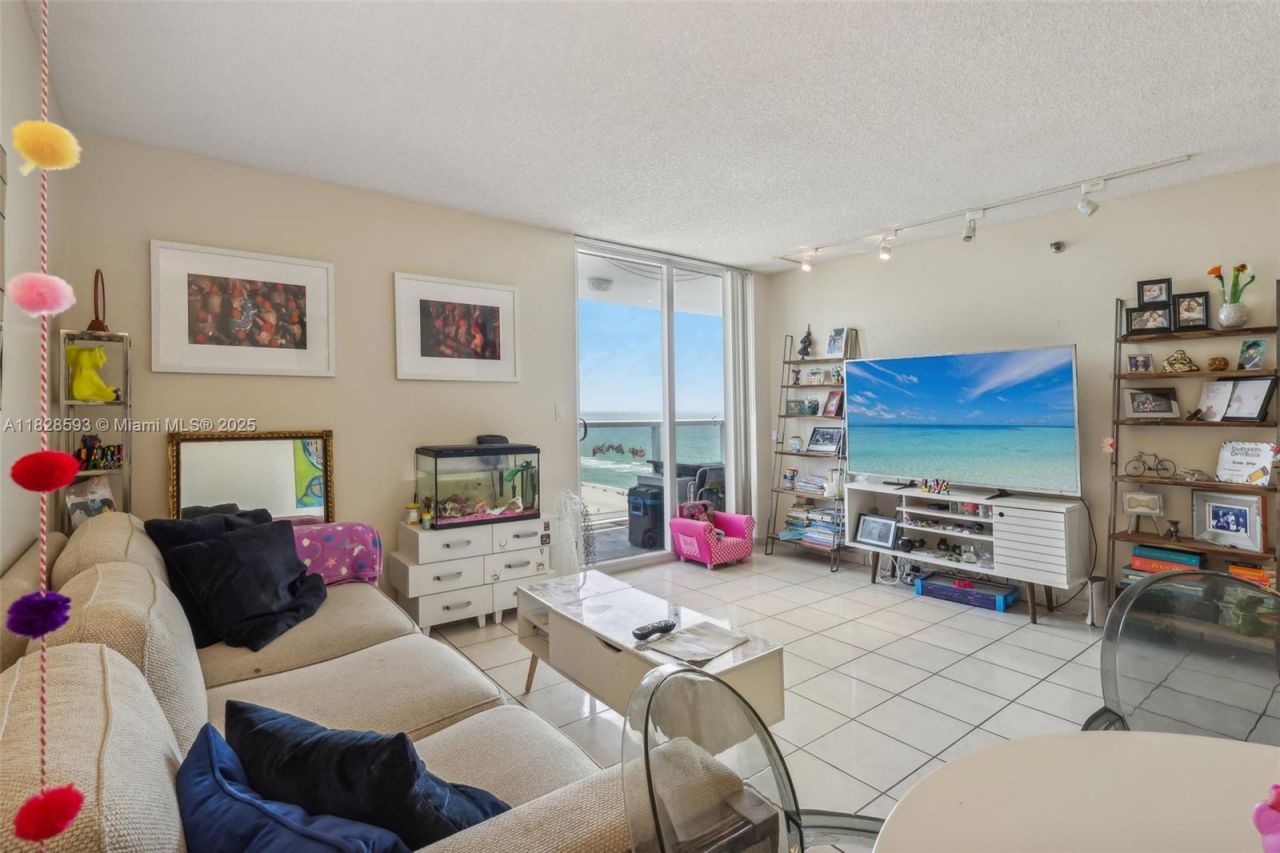 2401 Collins Ave, Unit 1612, Miami Beach, FL 33140 Photo