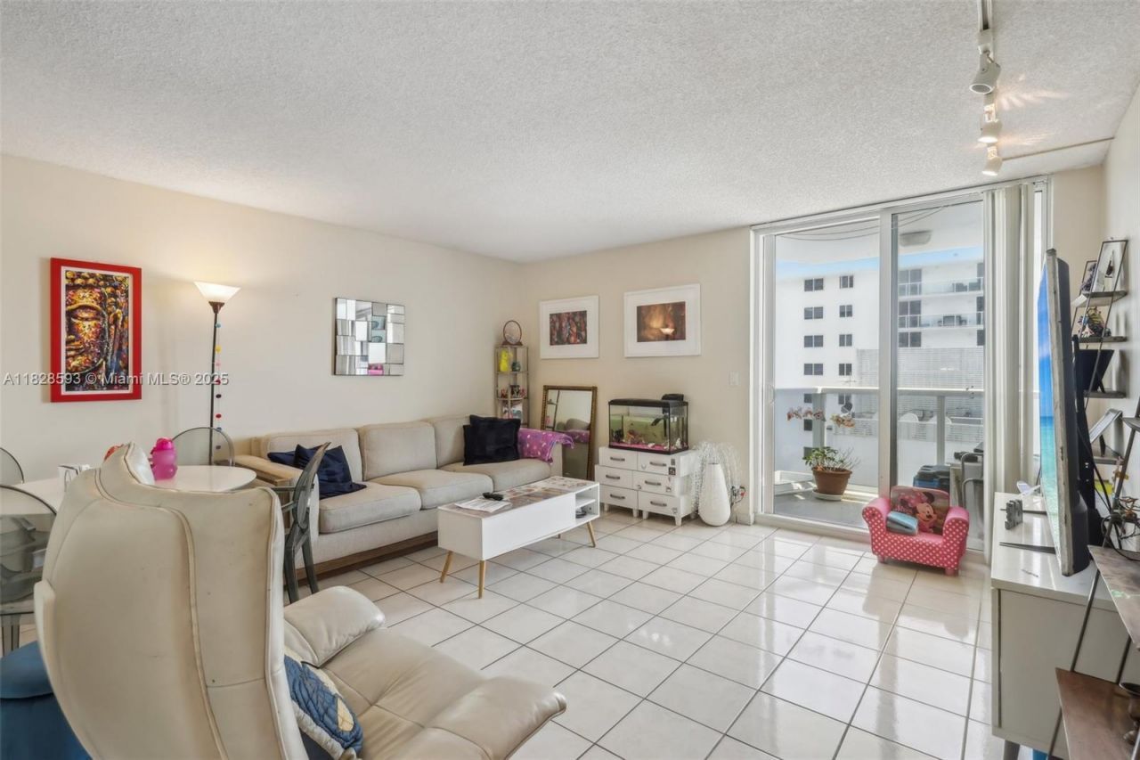 2401 Collins Ave, Unit 1612, Miami Beach, FL 33140 Photo