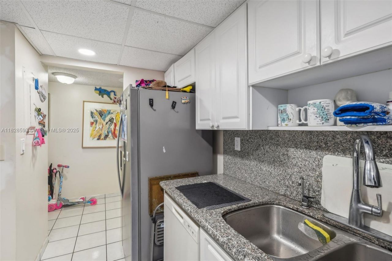 2401 Collins Ave, Unit 1612, Miami Beach, FL 33140 Photo