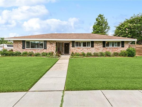 41 DERBES Drive, Gretna, LA 70053