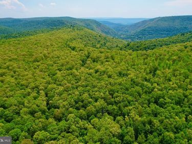 25 BEECH CREEK MOUNTAIN ROAD, BEECH CREEK, PA 16822