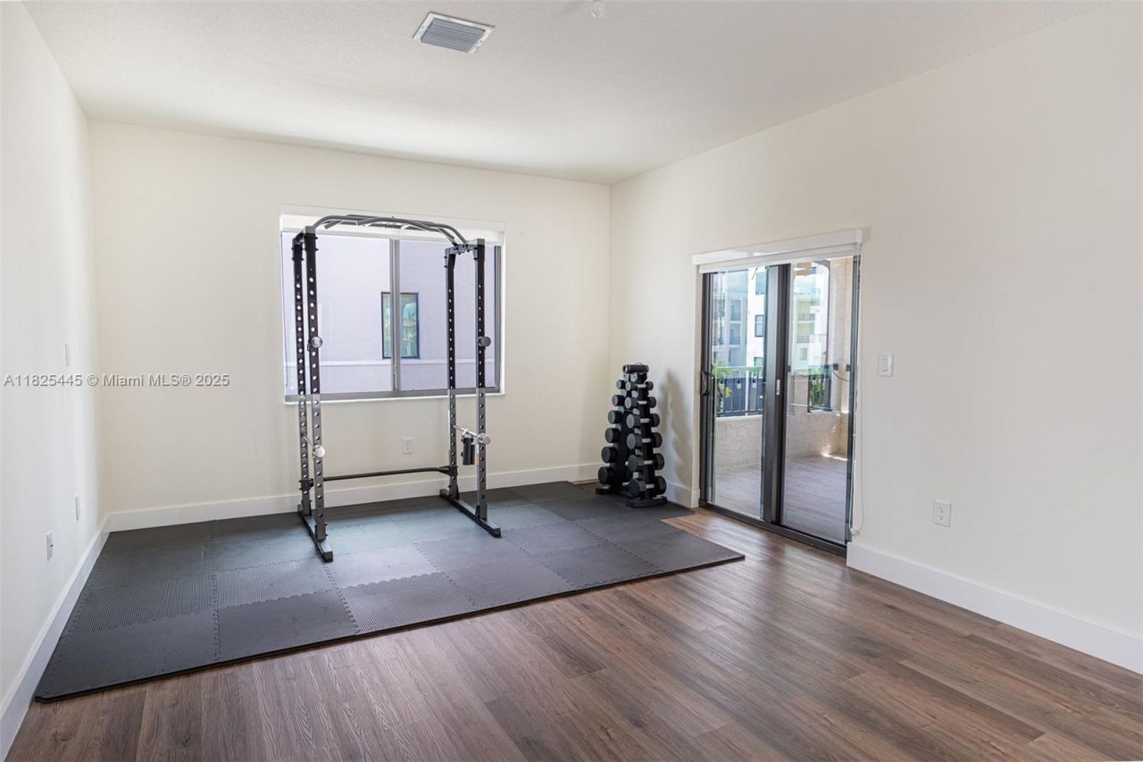 4269 NW 83rd Path, Doral, FL 33166 Photo