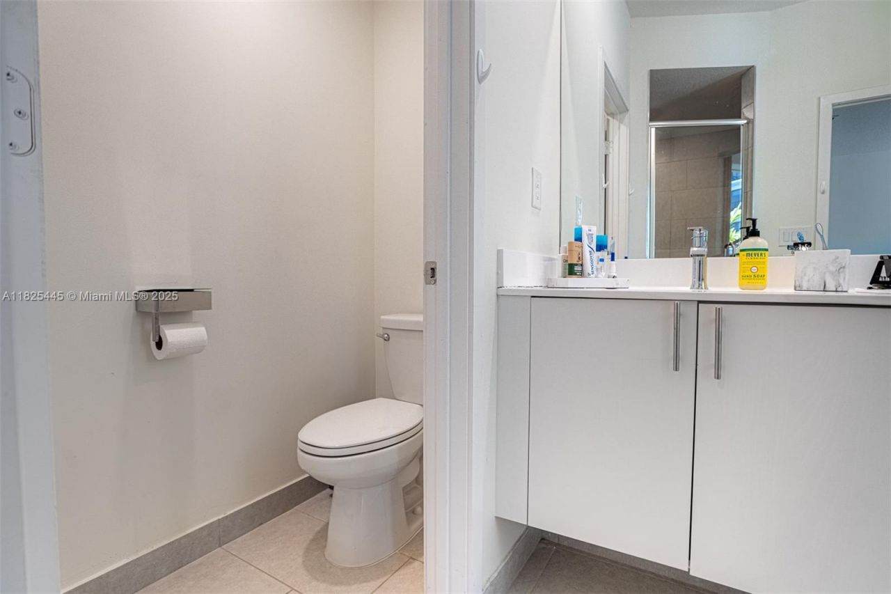 4269 NW 83rd Path, Doral, FL 33166 Photo