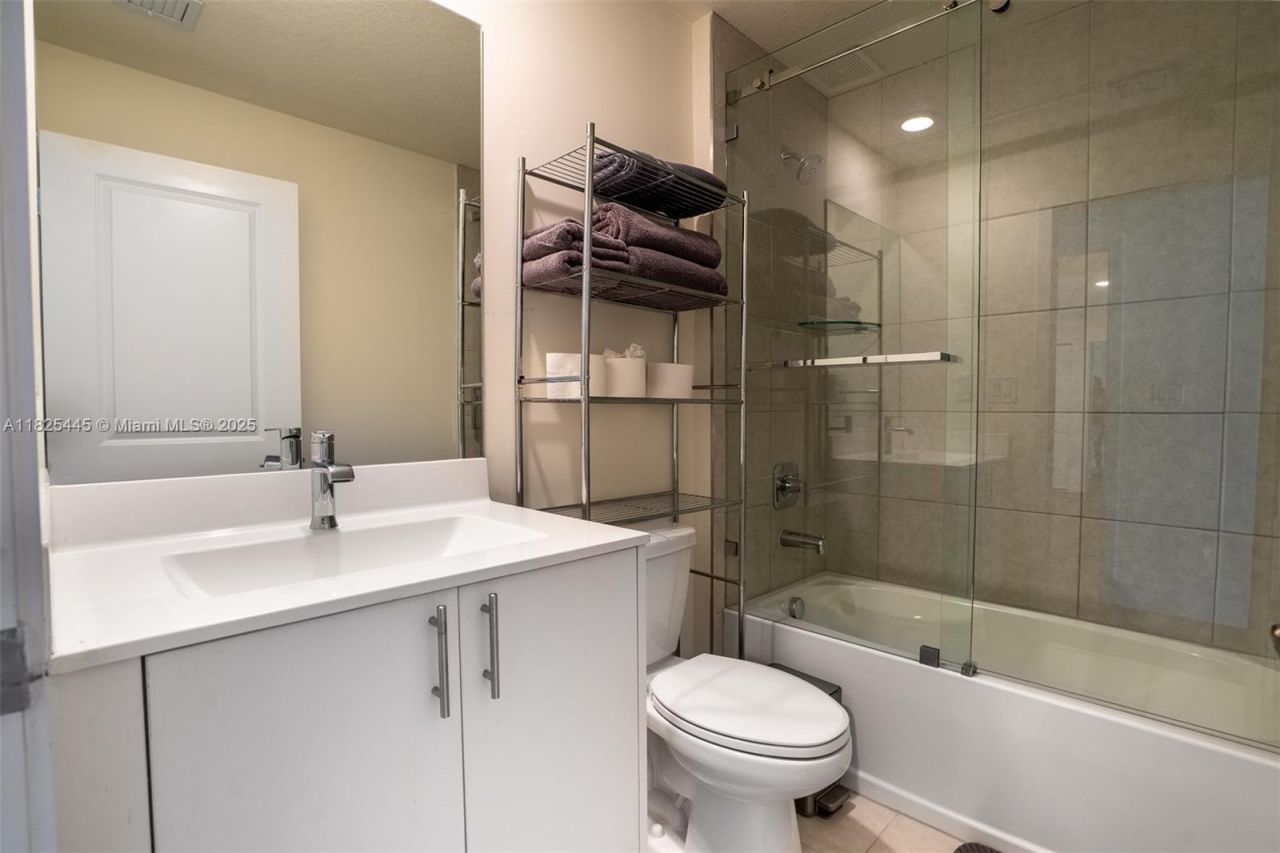 4269 NW 83rd Path, Doral, FL 33166 Photo