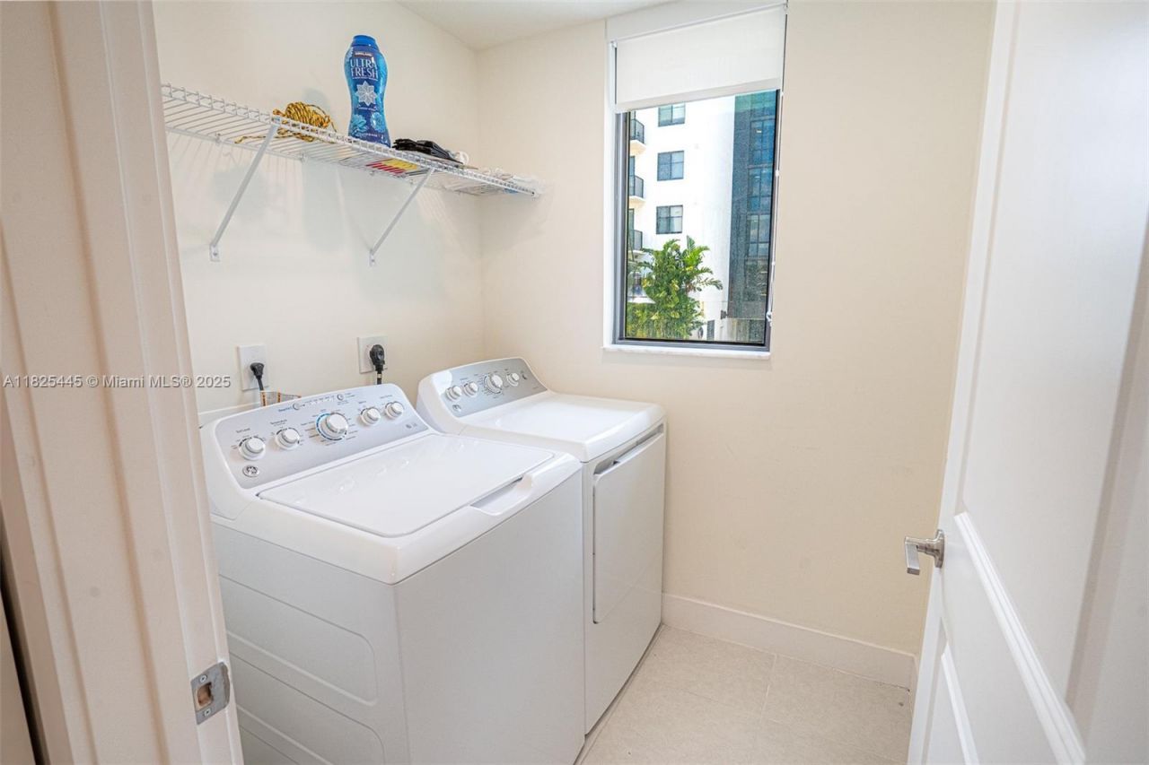 4269 NW 83rd Path, Doral, FL 33166 Photo