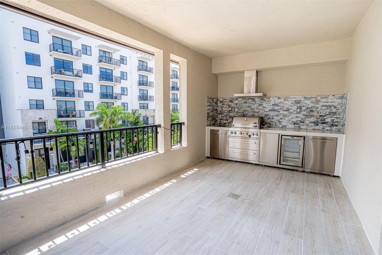 4269 NW 83rd Path, Doral, FL 33166 Photo