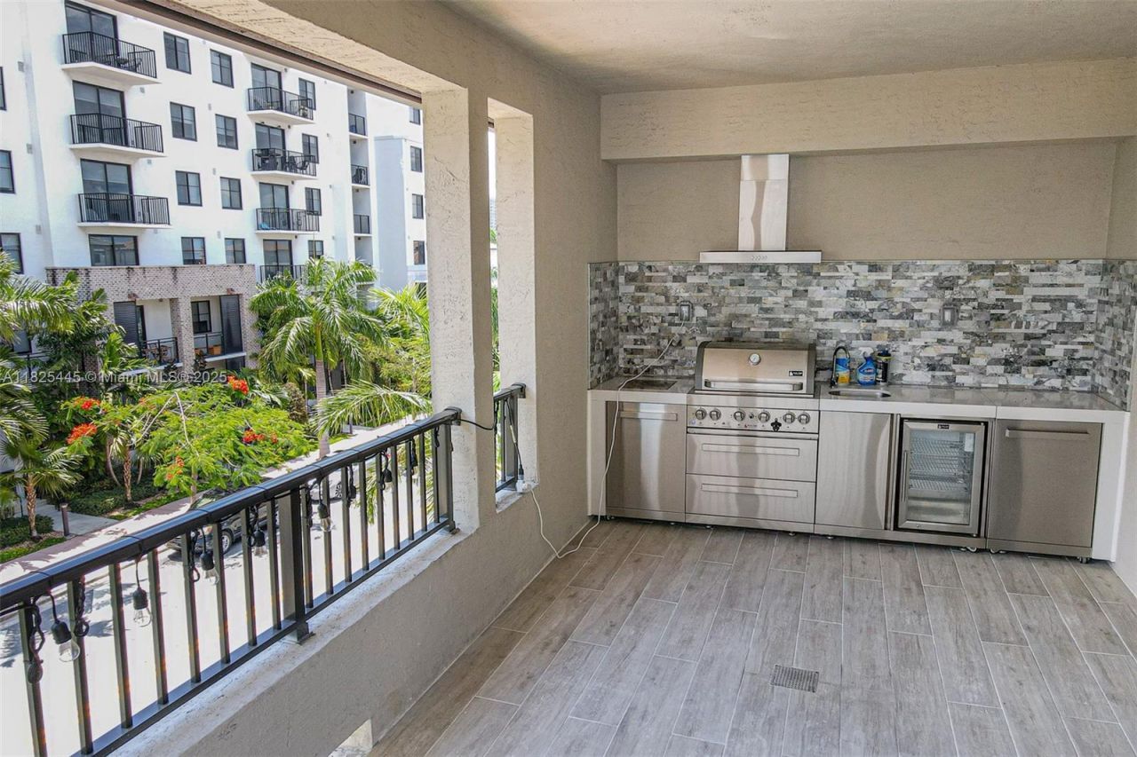 4269 NW 83rd Path, Doral, FL 33166 Photo