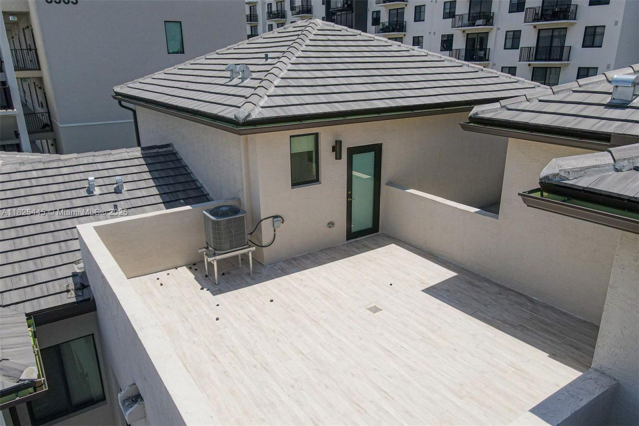 4269 NW 83rd Path, Doral, FL 33166 Photo