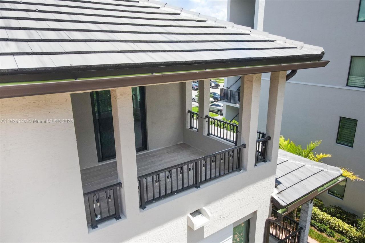 4269 NW 83rd Path, Doral, FL 33166 Photo