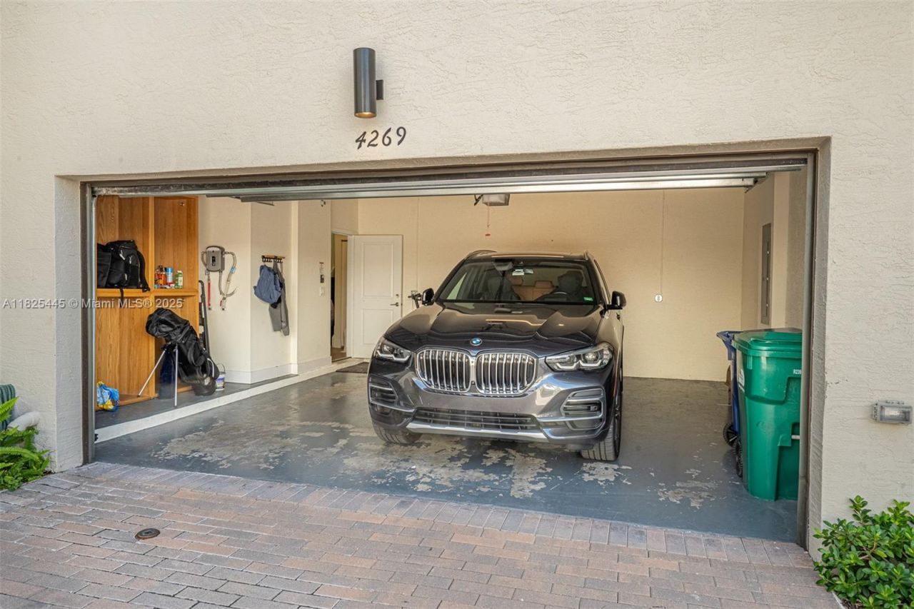 4269 NW 83rd Path, Doral, FL 33166 Photo