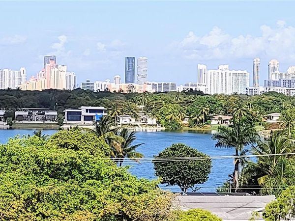 1780 NE 191st St, Unit 704-2, Miami, FL 33179