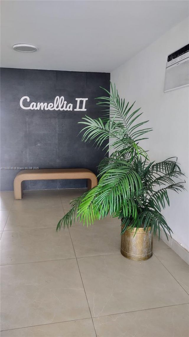 1780 NE 191st St, Unit 704-2, Miami, FL 33179 Photo